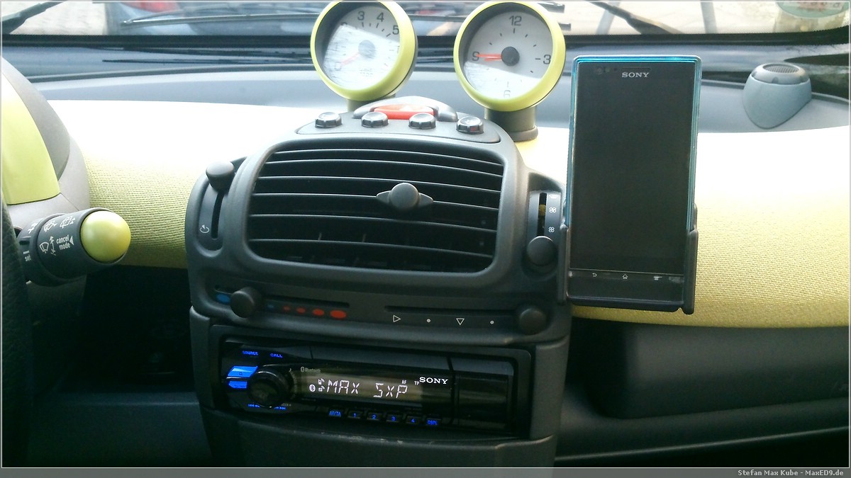 Radio und Handyhalterung