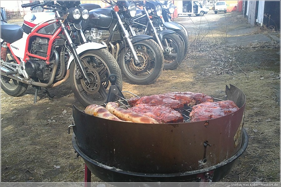{anl} Moppeds am Grill