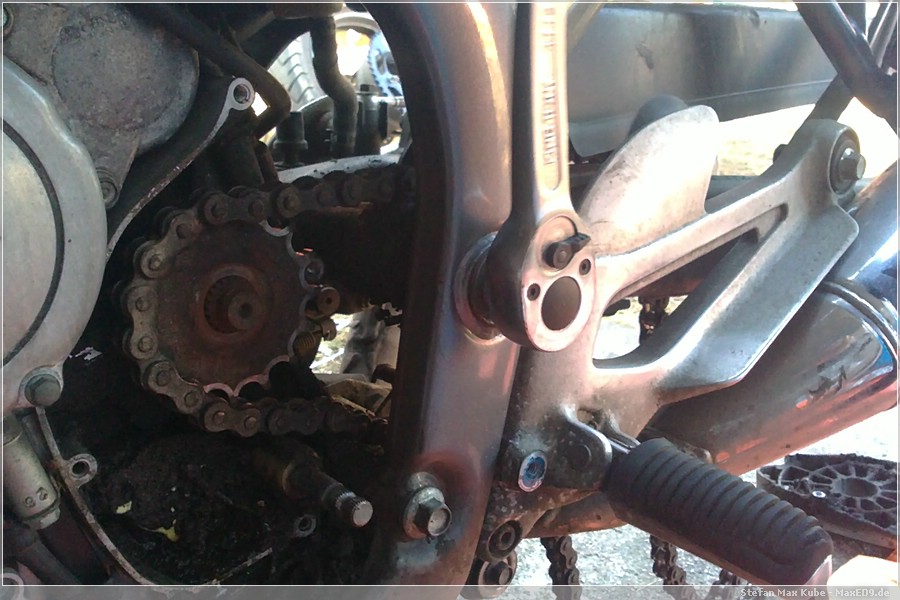 {zra} Schwingenbolzen lösen