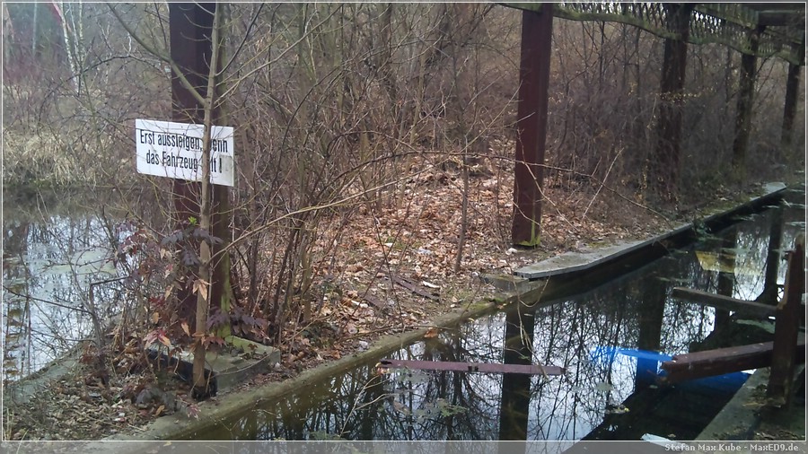 {kf} Schwanenbootfahrtzustieg