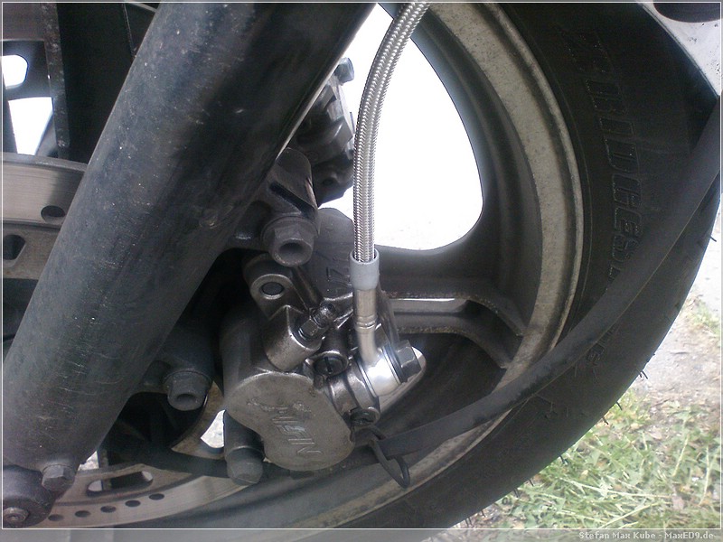 {op} Stahlflex links vorne