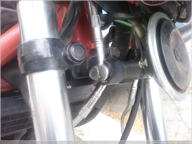 {op} Stahlflex am Verteiler