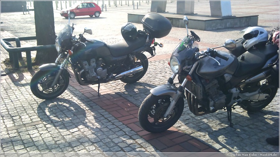 {cm12} morgens, halb 10 aufm Messegelände