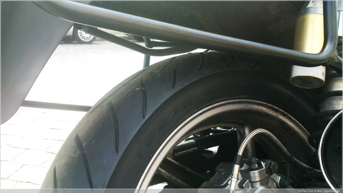 Metzeler Z8 frisch montiert, hinten