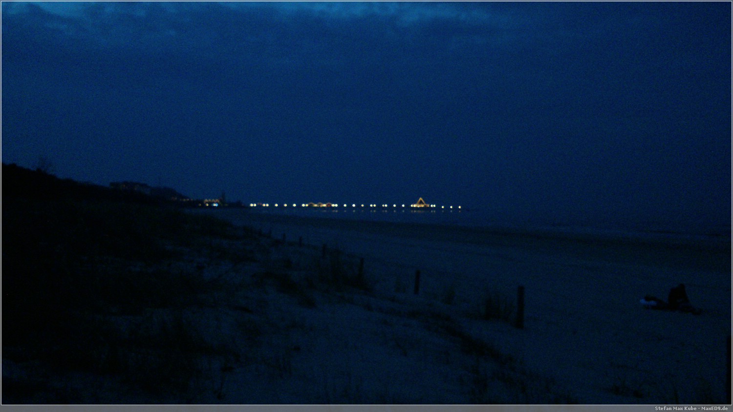 Strand bei Dämmerung