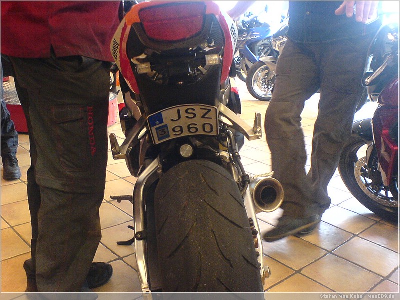 {hbg} Nummernschild? is doch dran ;)