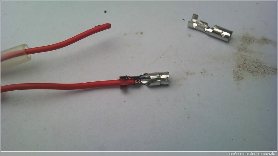 {yk} die Buchsenseite