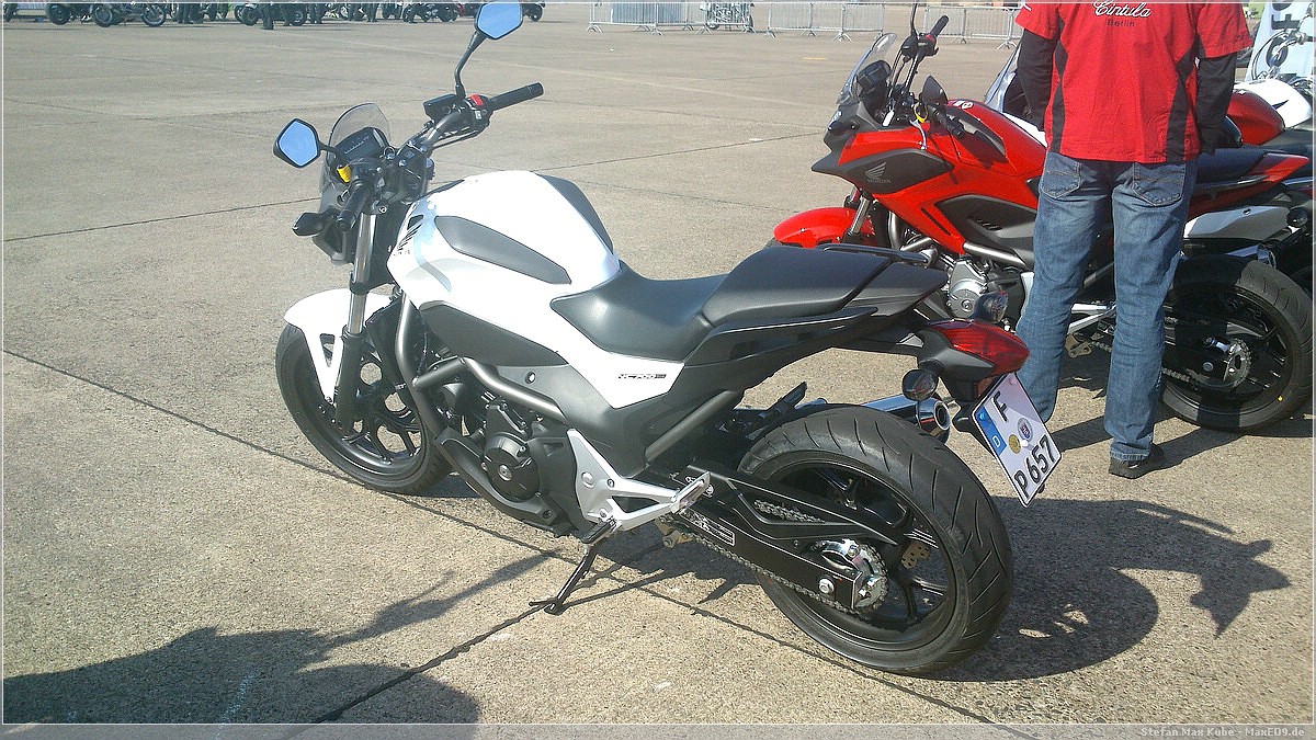 aufsitzen und losfahren