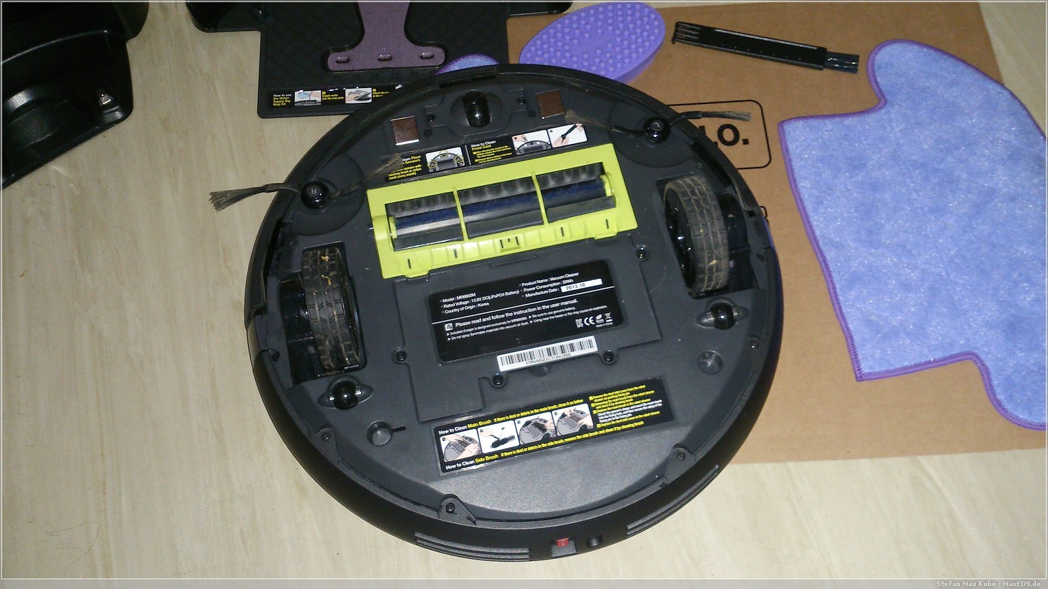 Moneual MR6800M Saugroboter Unterseite