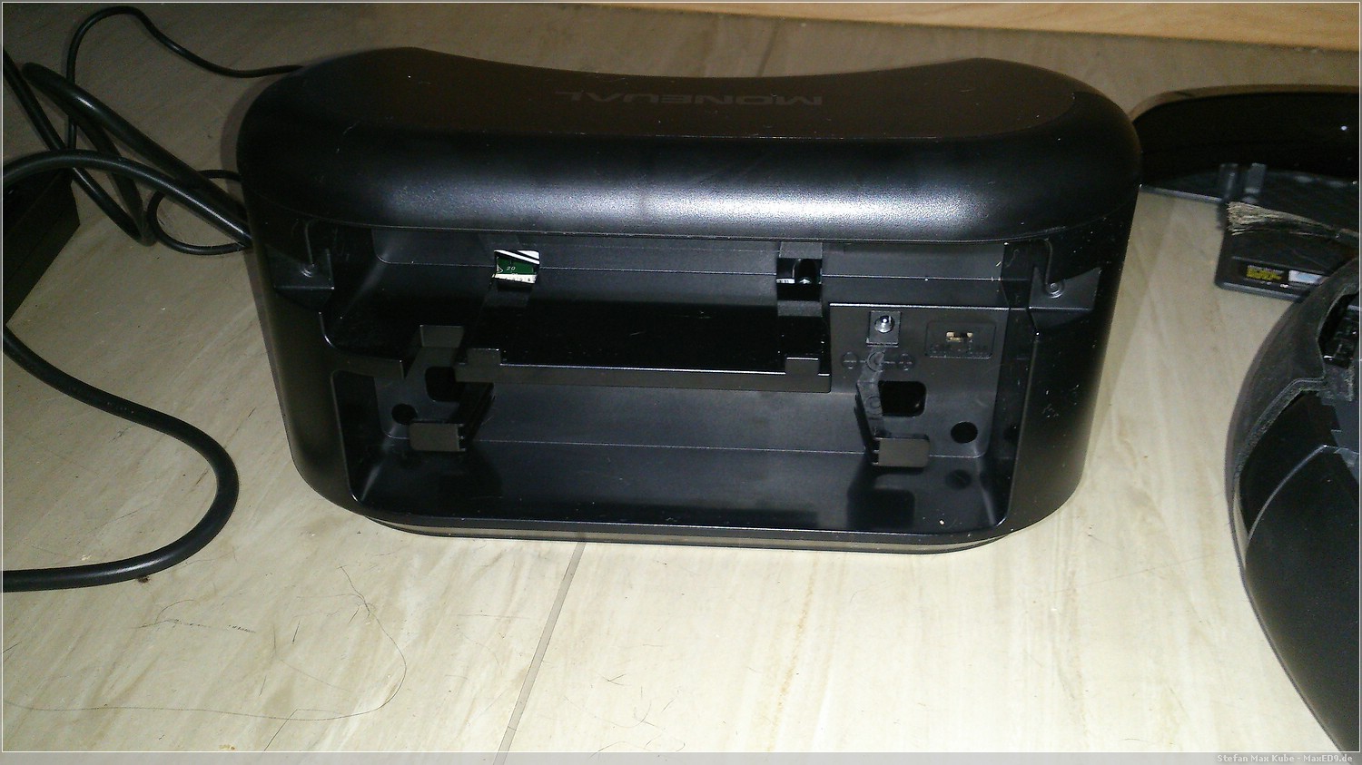 Moneual MR6800M Saugroboter Ladestation