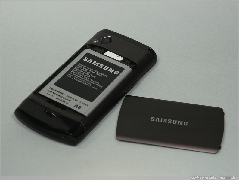 {sw} Rückseite und Akkudeckel