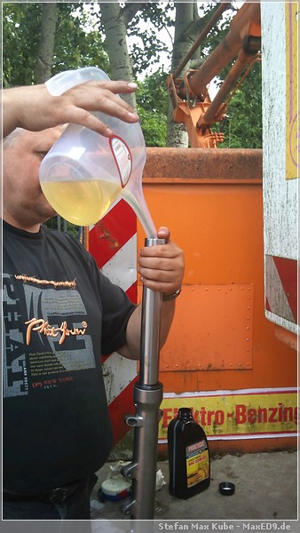 {sfg} Öl einfüllen