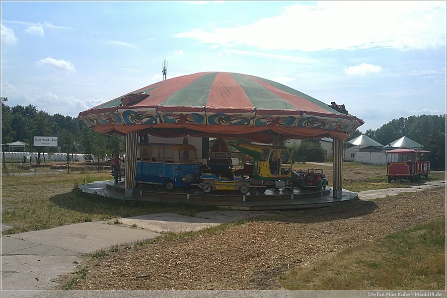 {hvl2} Karussell auf dem Bauernmarkt
