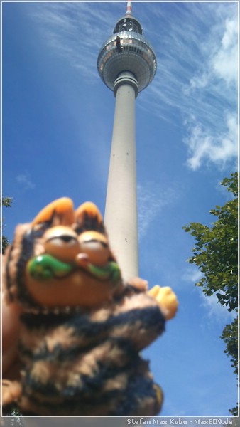 {sst} vor dem Fernsehturm