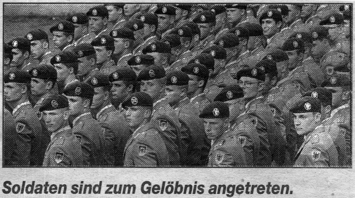 Soldaten sind zum Gelöbnis angetreten