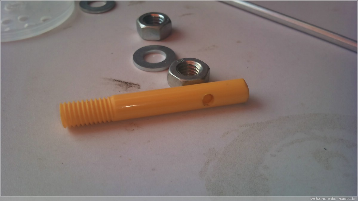 Plastikrohr mit Gewinden