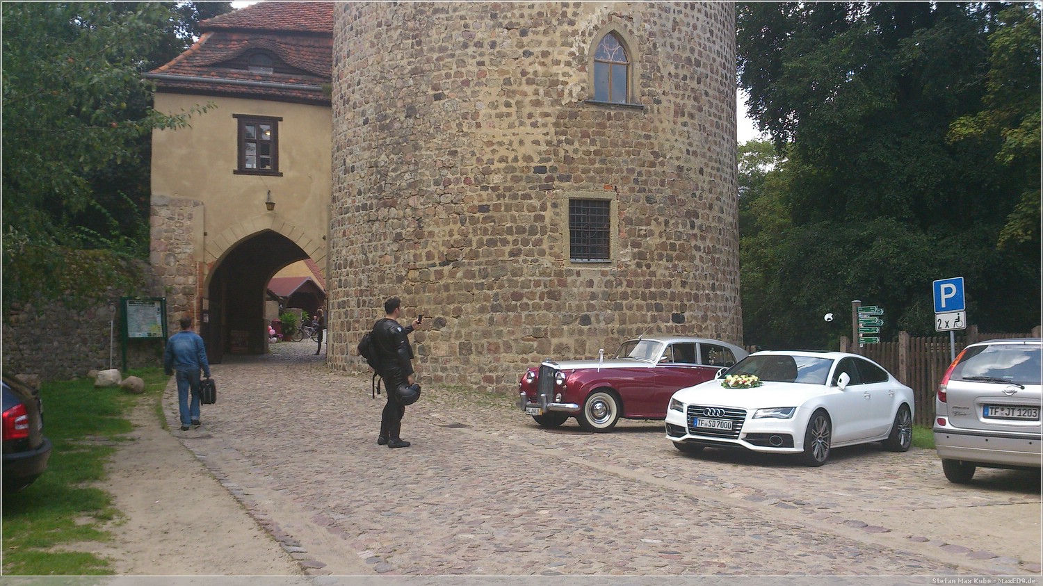 bei schönen Autos bleiben auch wir mal kurz stehen