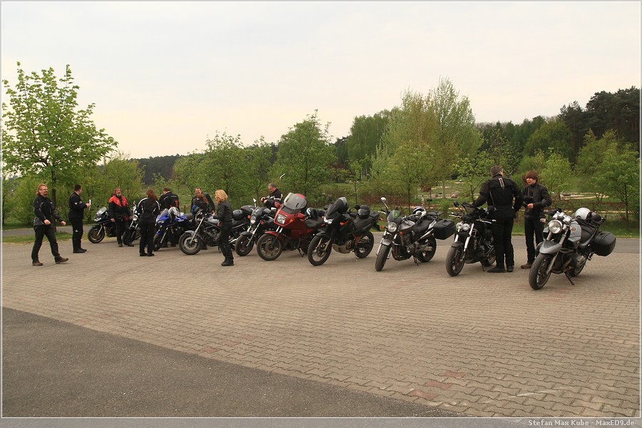 {cmtd} Am Findlingsgarten