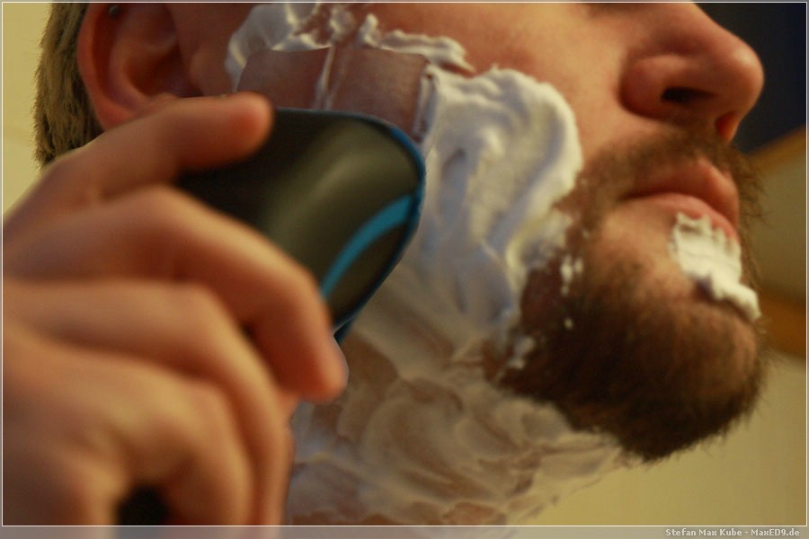 {at} Nassrasur Philips Aquatouch AT750