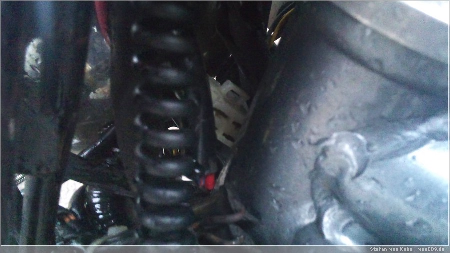 {yamd} offener Steckkontakt