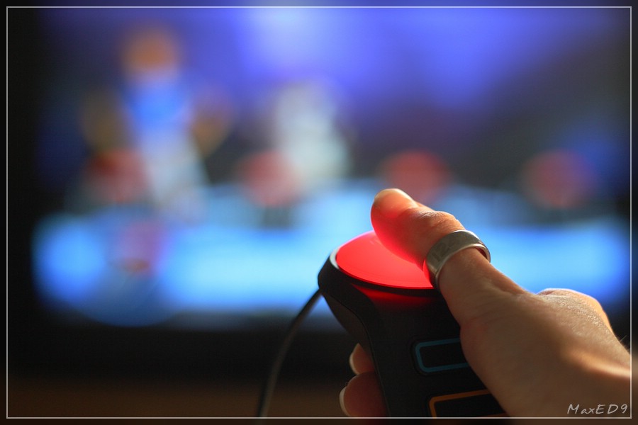 {buzz} Drücke-Finger