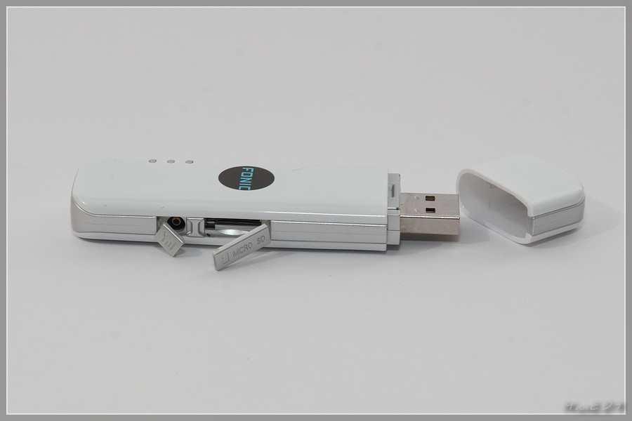 {fss} FONIC Surf-Stick, Antennenanschluss, microSD-Slot, USB