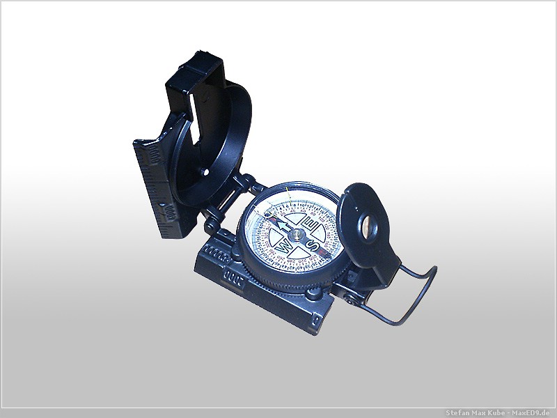 Peil- und Marsch-Kompass