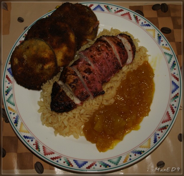 Tandoori-Huhn mit Mango-Chutney und Aubergine-Scheiben