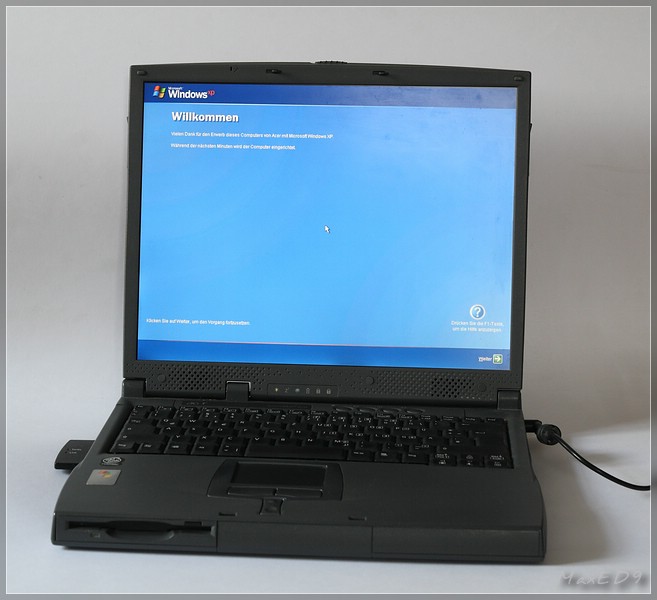 {tm} Acer Travelmate 223X mit Windows XP Home