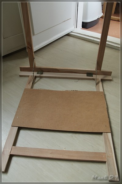 {tts} angetackerte Hartfaserplatte