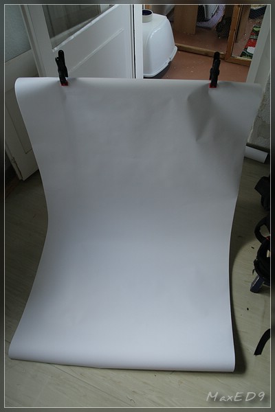 {tts} weiße Hohlkehle (Papier)